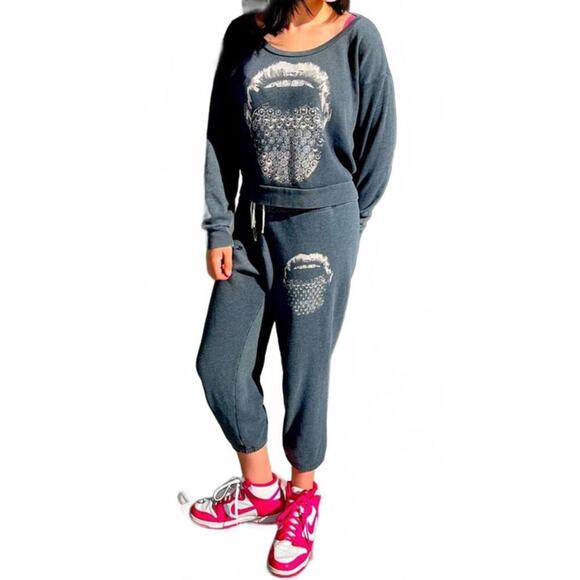 Lauren Moshi Graphic Lounge SetBandana Face Pullover & JoggersSize M